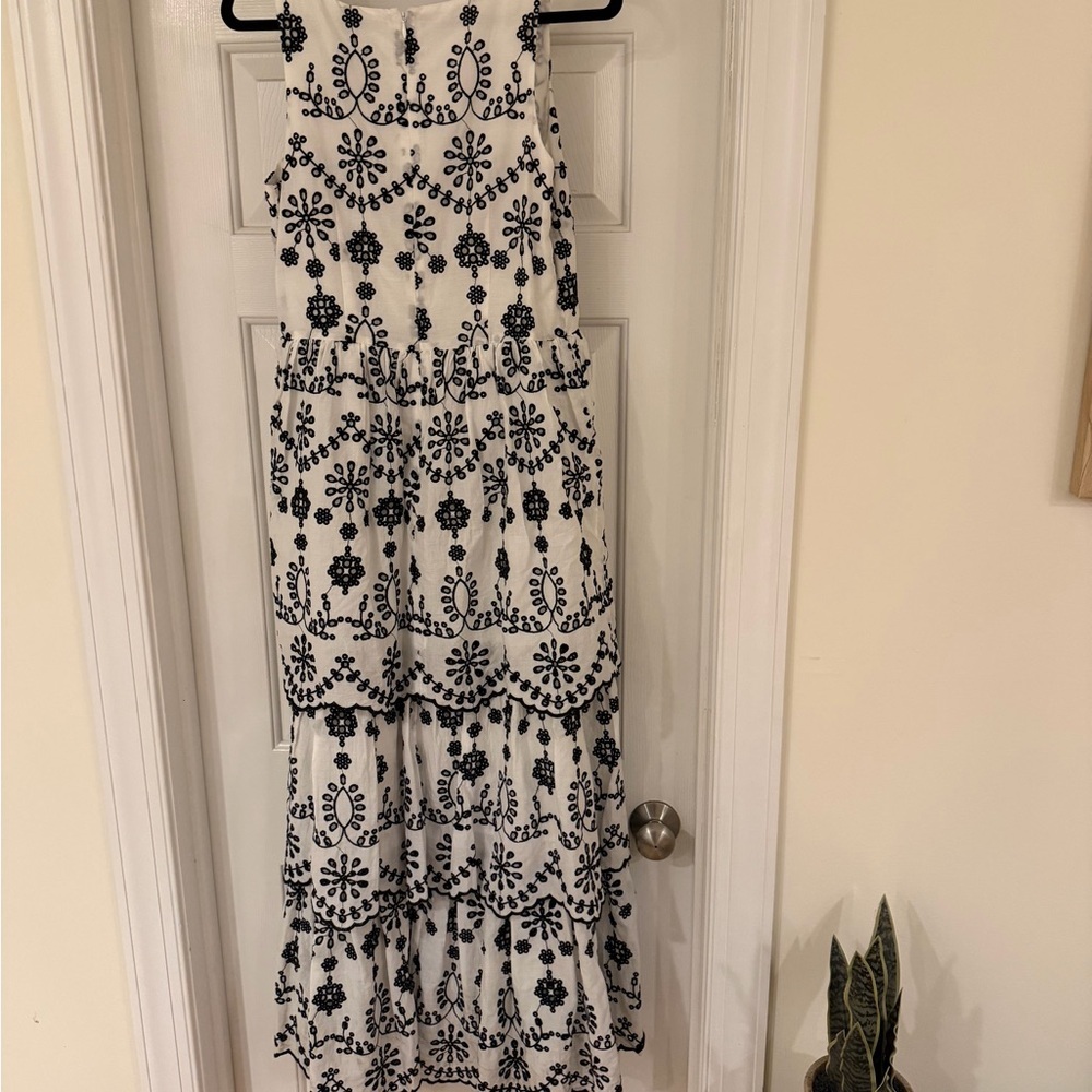 Elie Tahari Embroidered Black and White Cotton and Silk Tiered Maxi Dress - Sz10 - Picture 2 of 5